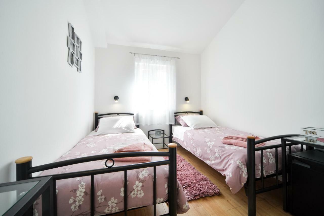 Apartments And Rooms Nekic 扎达尔 外观 照片