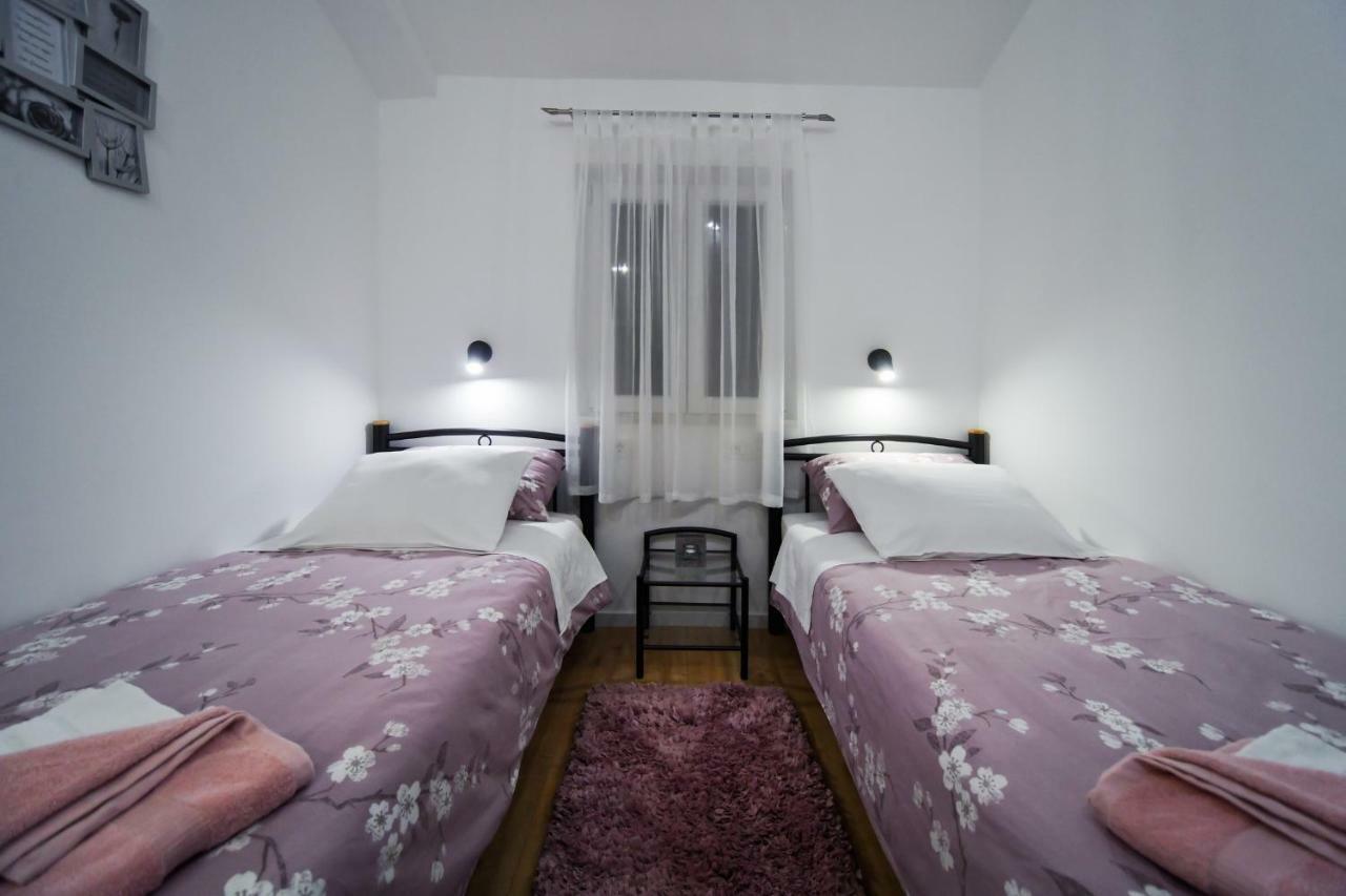 Apartments And Rooms Nekic 扎达尔 外观 照片